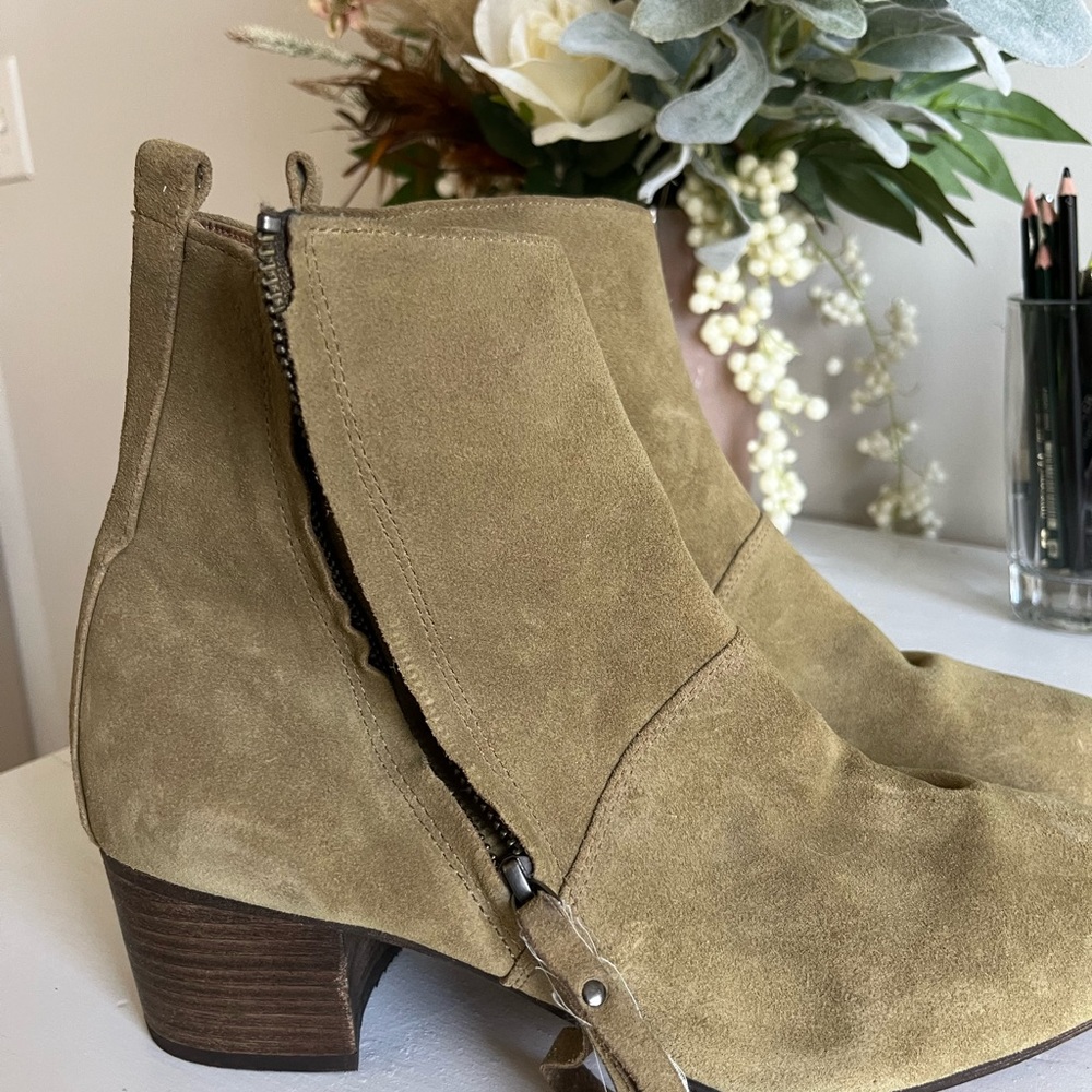 Banana Republic Boots
